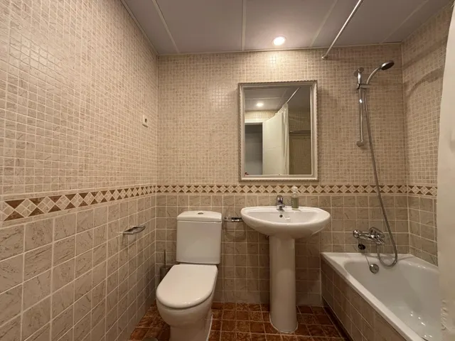 Piso EXTERIOR de 3 DORM con 2 plazas de garaje y piscina en Sanchinarro — 17