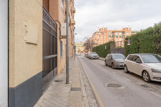 Local Comercial en Venta en Granada - Palacio de Deportes — 24