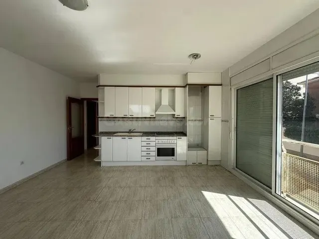 Se vende piso OKUPADO en Olesa de Montserrat, Barcelona. - foto 5