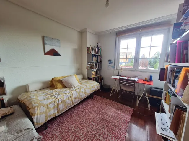 Chalet adosado en alquiler con terraza, piscina y dos plazas de garaje junto al Paseo de Zorrilla — 28