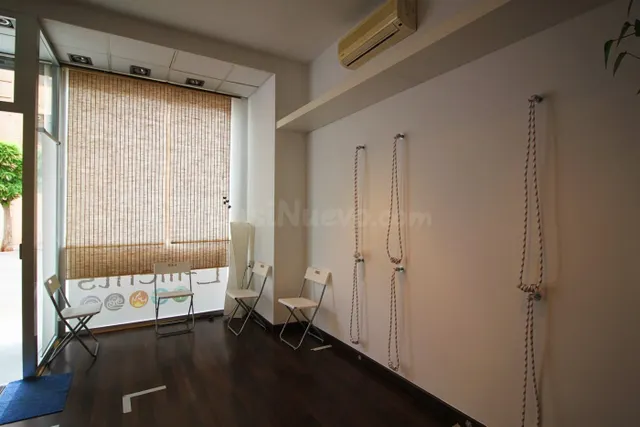 LOCAL COMERCIAL EN NULES - foto 3
