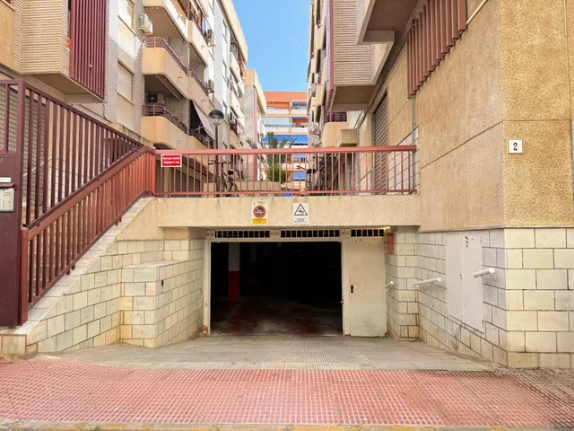 PLAZAS DE GARAJE CON TRASTERO JUNTO AL PUERTO DE SANTA POLA