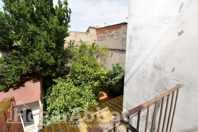 MAGNÍFICA CASA CON DOS VIVIENDAS INDEPENDIENTES Y TERRAZA, CERCA DEL CENTRO — 25