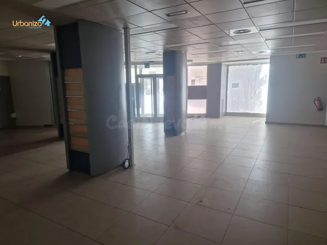 Amplio Local Comercial en Santa Marina, Badajoz - Oportunida