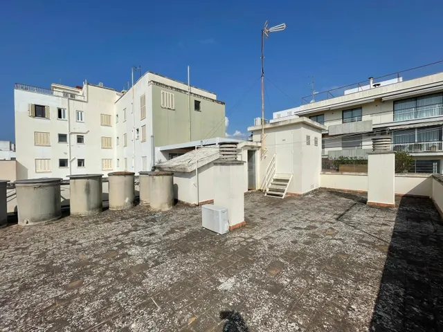 SE VENDE PISO A REFORMAR EN SON ARMADANS — 3