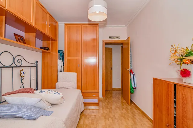ÁTICO DUPLEX CON NEGOCIO EN PLENO RENDIMIENTO — 12