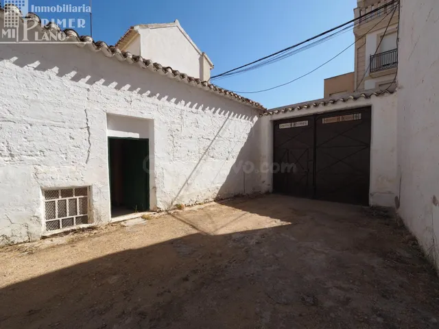 *¡OPORTUNIDAD JUNTO AL AYUNTAMIENTO DE TOMELLOSO! Se vende e