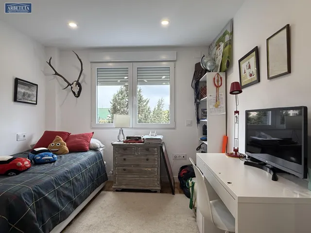 Inmobiliaria Arbeteta vende piso de cuatro dormitorios en zona Constitución — 44