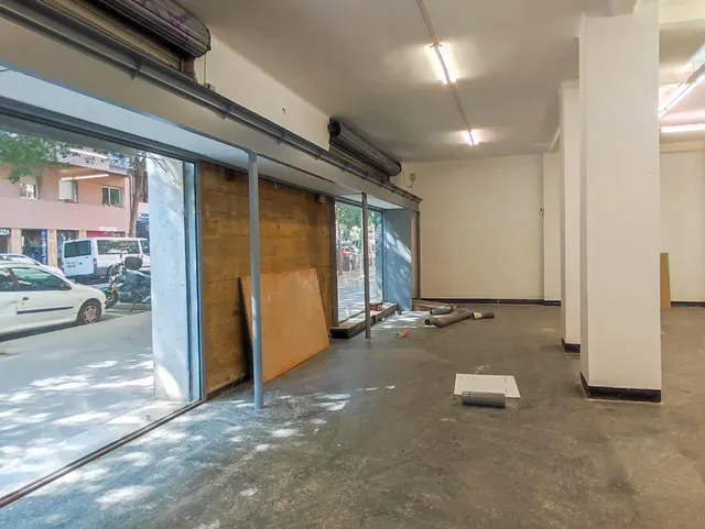 Amplio Local Comercial en Sant Antoni, Barcelona - Oportunidad de alquiler Único — 9