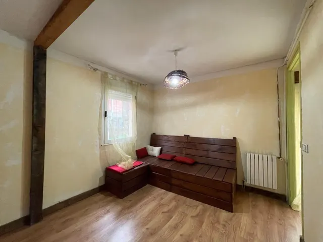 SE VENDE CASA EN CORULLÓN — 19