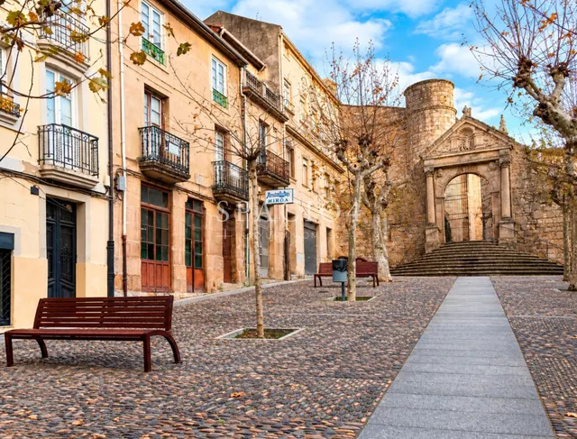 Edificio en venta en Ourense centro con vistas a la Plaza de