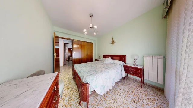 Piso de 72m2 útiles. Distribuido en tres dormitorios, salón, cocina, baño, despensa y amplio balcón — 19