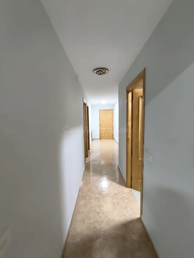Amplia Planta Baja en el Corazón de Ocaña por €165,000 — 3