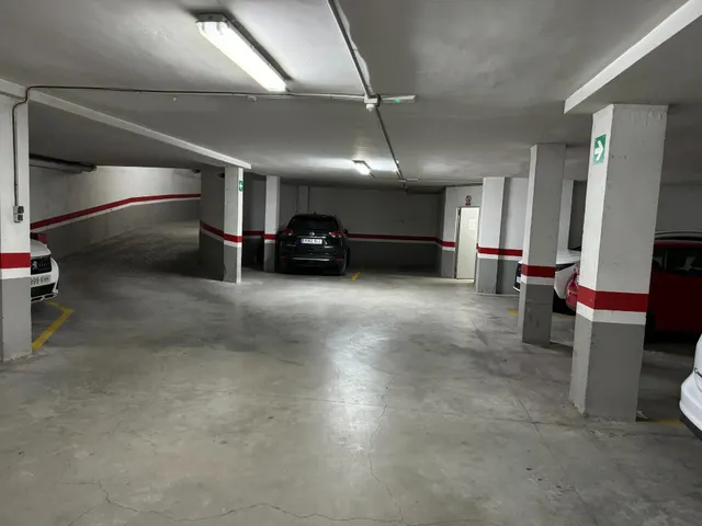 PLAZA DE GARAJE EN VENTA EN CALLE SANTOS — 11