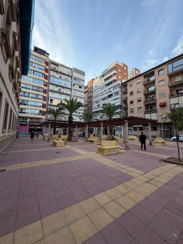 Piso 5 habitaciones 152m² en venta - Avda. de la Constitucion — 6