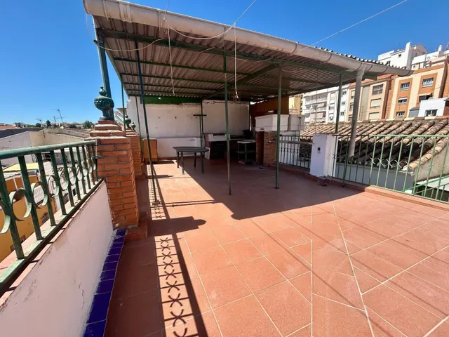 Amplia Casa para Reformar en el Corazón de la Ciudad — 43
