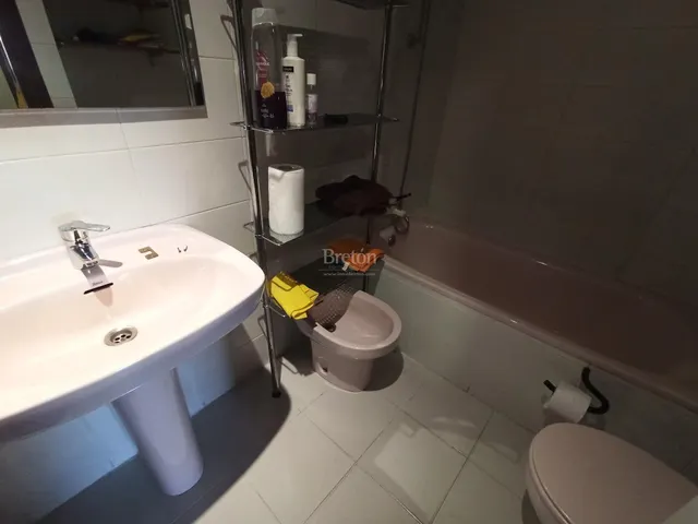 Interesante piso, incluye plaza de garaje, Sector Universidad. — 29