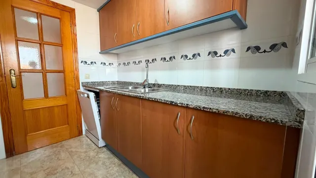 APARTAMENTO EN ALQUILER DE SEPTIEMBRE A JUNIO - foto 3