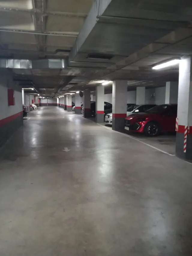 PLAZA DE GARAJE AMPLIA EN TEATINOS | ESPACIO PARA COCHE Y MOTO — 10