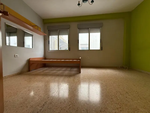 Piso Semireformado con ascensor en Mislata — 11