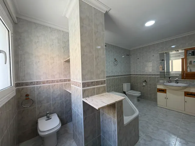 Exclusividad, amplitud y elegancia en una vivienda única — 25
