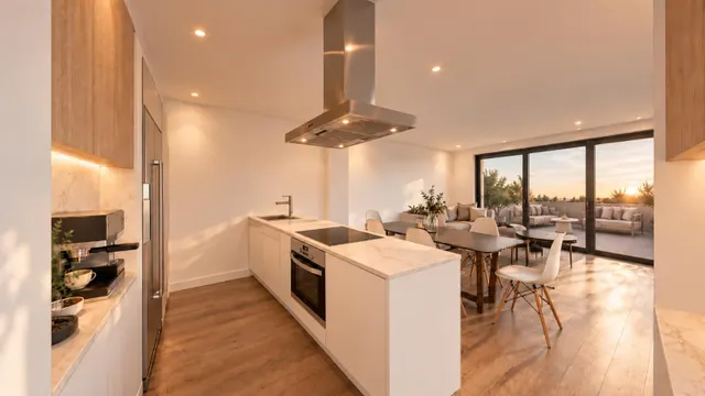 Casa única de 253 m2 con garaje doble, oficina, salón social y +100 m2 de terrazas — 18