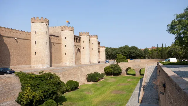 Piso con 2 terrazas y 3 dormitorios junto a la Aljafería, Zaragoza — 42