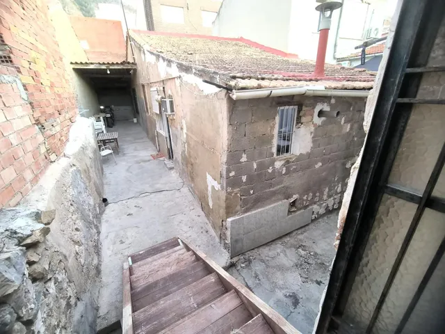 DOS CASAS CON PATIO GRANDE EN TORREAGUERA — 8