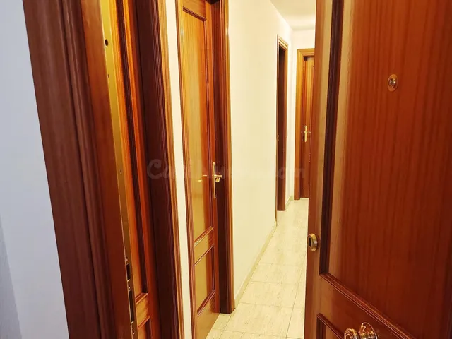 ¡ESTUDIANTES! PISO DE TRES habitaciones EN ALQUILER, CON PLA - foto 5