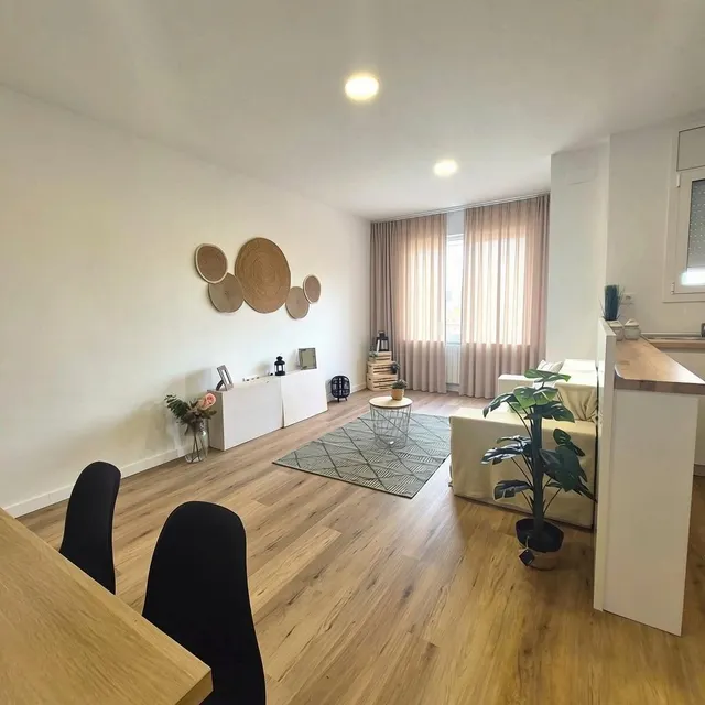 PISO REFORMADO DE 3 habitaciones CON BALCÓN Y VISTAS A VALLPARADÍS — 7