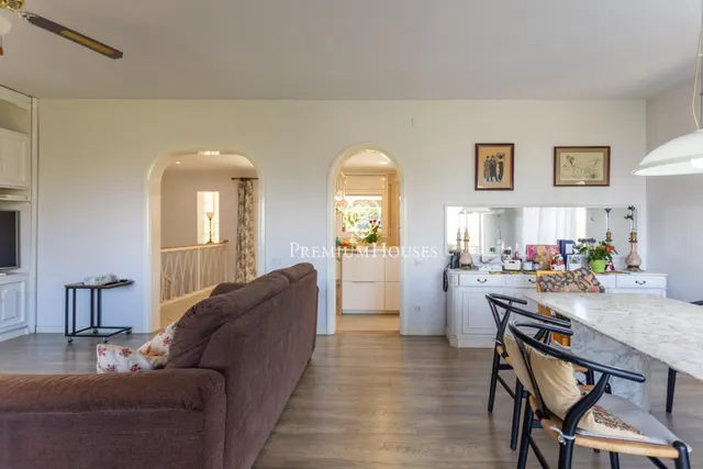 Exclusiva casa en Vallromanes. Naturaleza, privacidad y vistas panorámicas. — 11