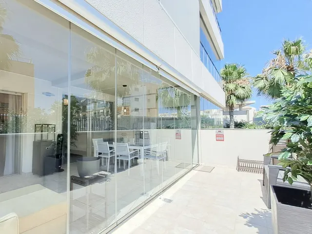 Amplio Apartamento en Esquina en Planta Baja con Terraza Acristalada y Jardín Privado en Green Hills — 14