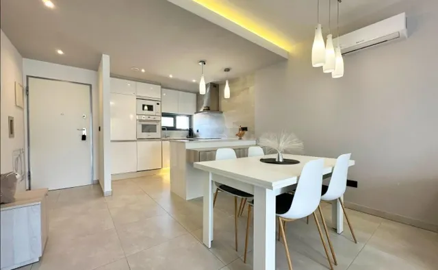Se vende ático de 2 dormitorios en la primera planta con solárium privado en Oasis Beach XII, El Raso, Guardamar del Segura — 11