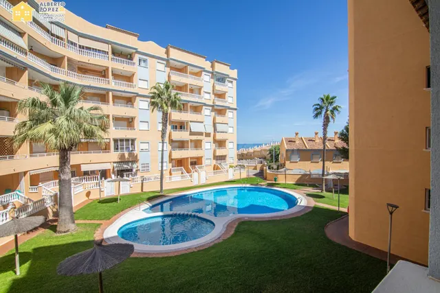 Bungalow en venta en urbanización Las Arenas 2, Arenales del Sol. — 2
