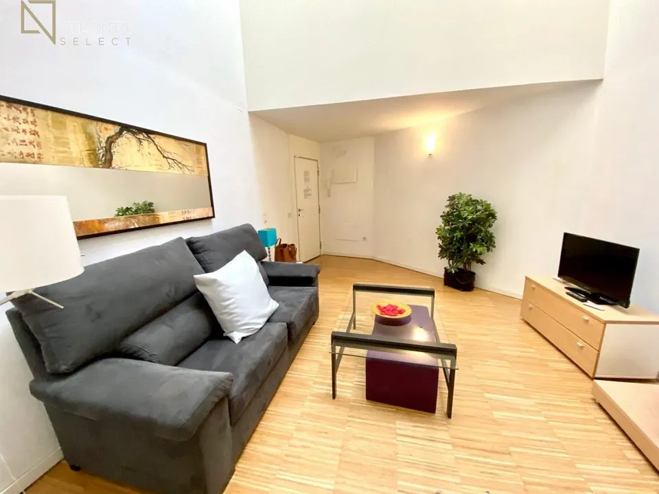 MODERNO LOFT TIPO DUPLEX- AMUEBLADO Y EQUIPADO