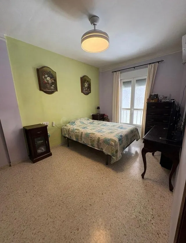 Amplia y Luminosa Vivienda con Atico en Ubicación Privilegiada Calle Vilches! — 21