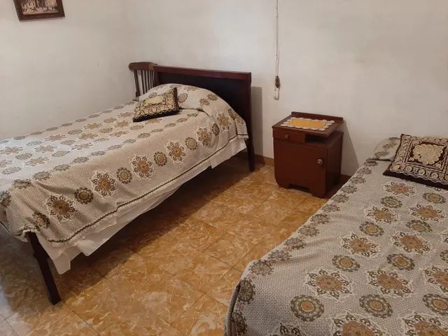 Casa de pueblo de 637 m2  - 13 habitaciones - posibilidad de pequeña pensión — 14