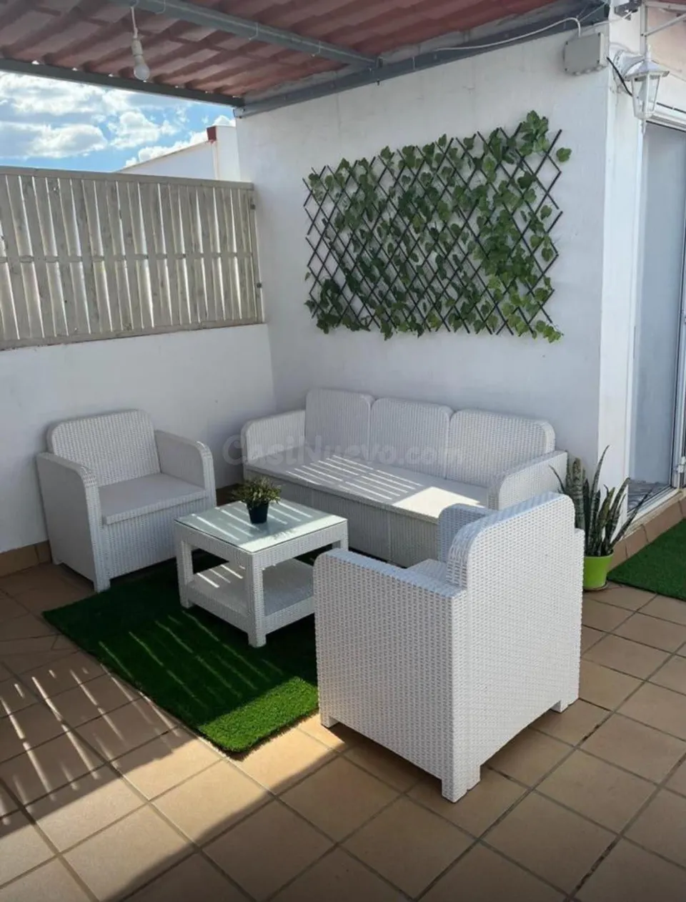 ¡CASA ADOSADA CON PATIO, AZOTEA PRIVADA, APARCAMIENTO Y TRASTERO EN ALMONTE!