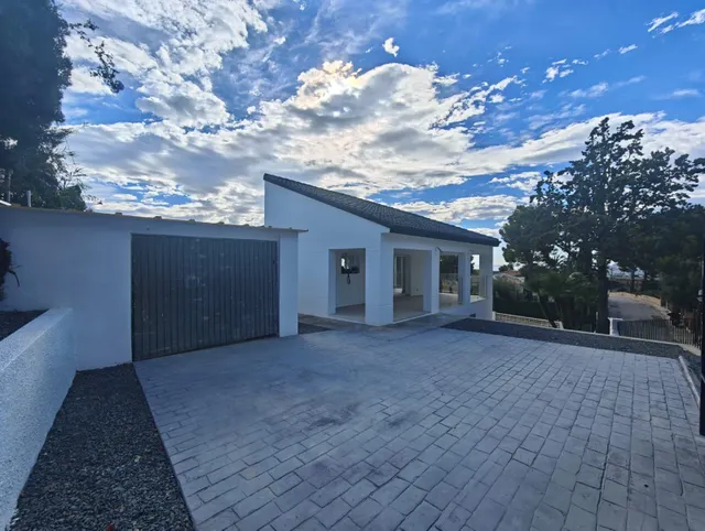 VILLA RECIEN REFORMADA CON CALIDADES DE LUJO EN ZONA MUY TRANQUILA DE ALTEA LA VELLA — 38