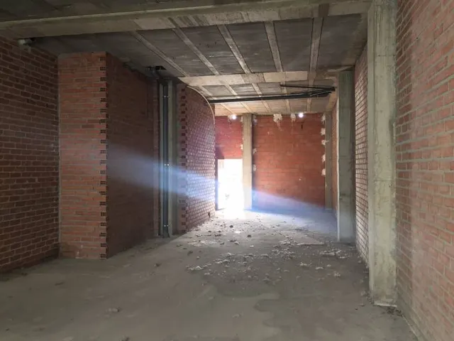LOCAL EN VENTA ROSALEDA — 4
