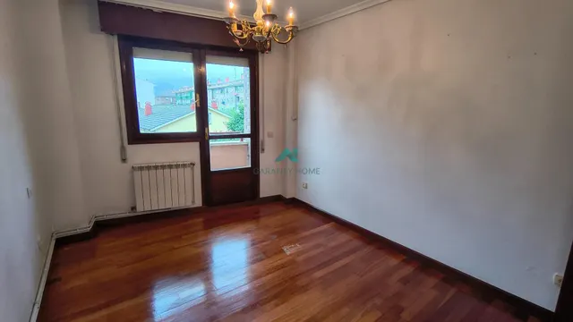 Se vende piso en Los Corrales de Buelna — 39