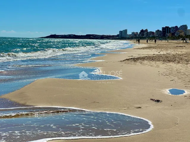 INMOBILIARIA SAN JOSE VENDE BONITO BAJO A ESCASOS 2 MINUTOS DE LA PLAYA DE MUCHAVISTA-EL CAMPELLO — 2