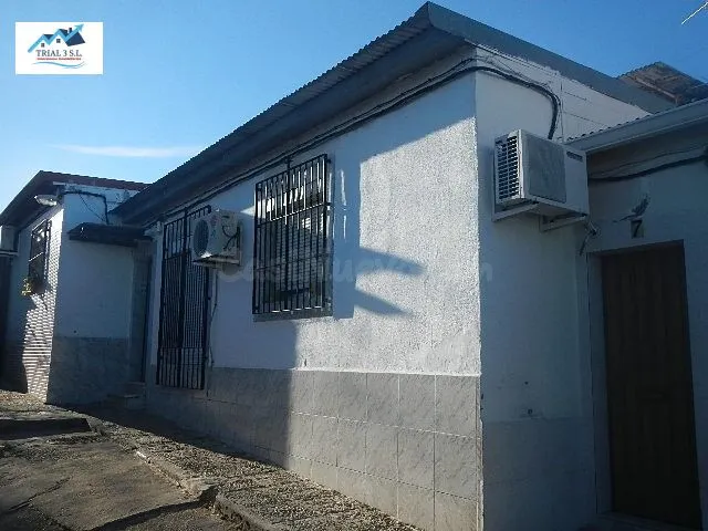 VENTA DE CASA EN BADAJOZ. — 2
