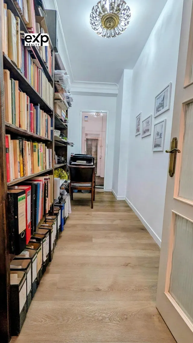 Vivir frente al antiguo cauce del Turia, en pleno Ensanche de Valencia — 12