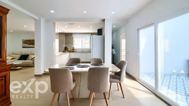 CASA EN ALGEMESI — 24