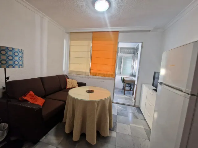 ¡Estudio en alquiler en la zona Ancha de Capuchinos! — 4