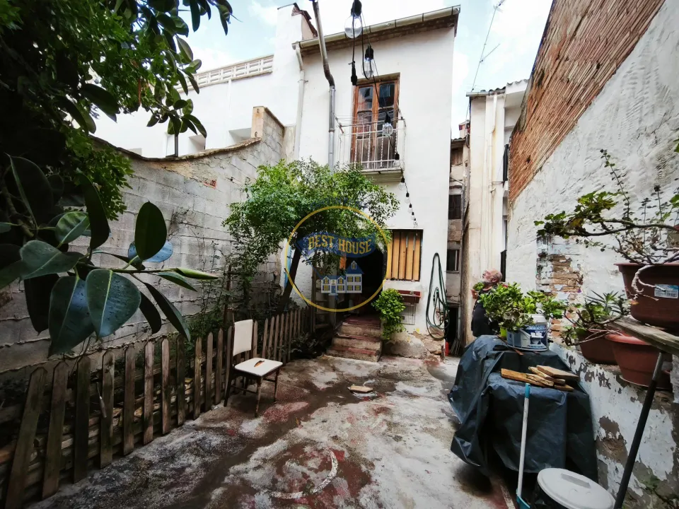 ¡¡¡OPORTUNIDAD!!! CASA CON PATIO EN EL POBLE NOU DE ONTINYENT!