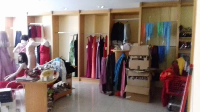 LOCAL COMERCIAL EN AREA CENTRAL DE 90 M2
