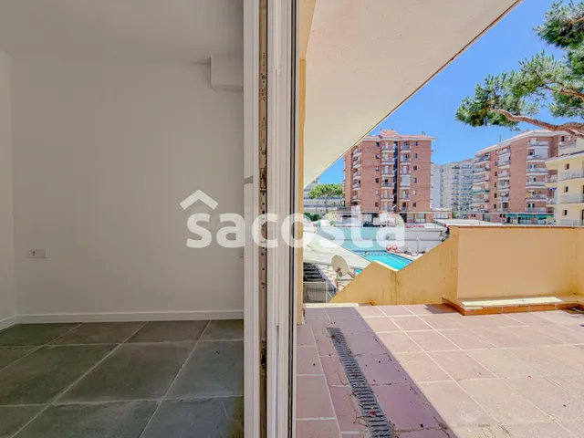 Apartamento con amplia terraza, ideal como inversión o vivie