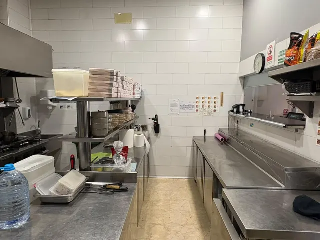 Excelente oportunidad de traspaso en una de las zonas gastronómicas más consolidadas de Palma. SANTA CATALINA — 9